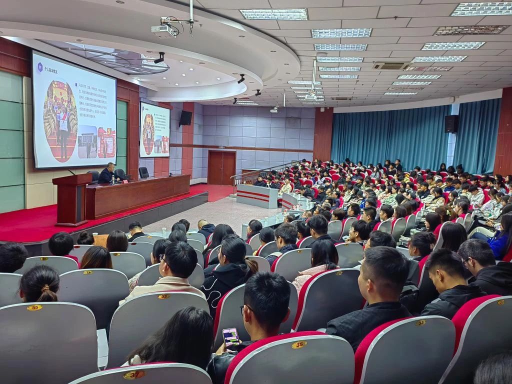 集團公司董事長馬志祥受邀赴河西學院作題為《拼搏青春贏在校園，點亮心燈篤定前進》專題講座